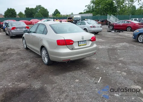 2013 Volkswagen Jetta 2.0L Tdi from USA, damaged, VIN 3VWLL7AJ4DM225834